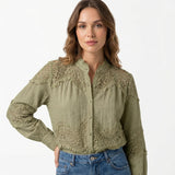 Blusa provence rendada